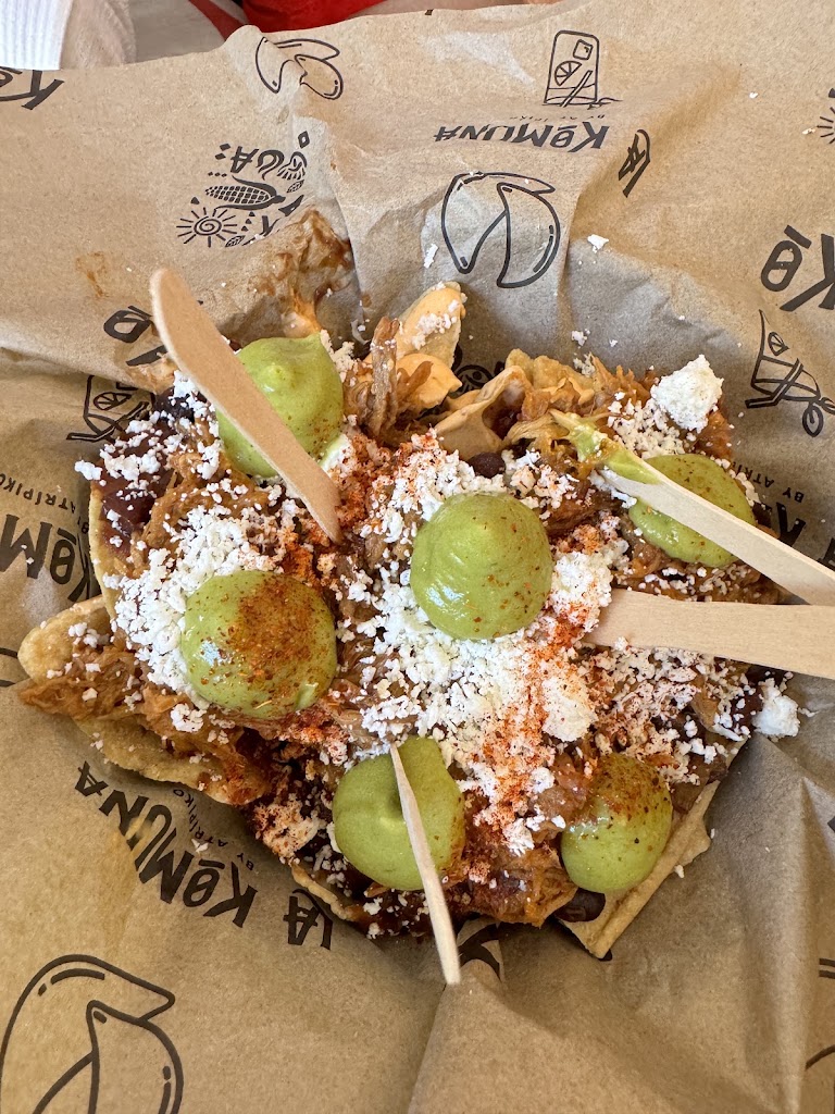 LA KOMUNA - LATIN STREET FOOD — Nachos