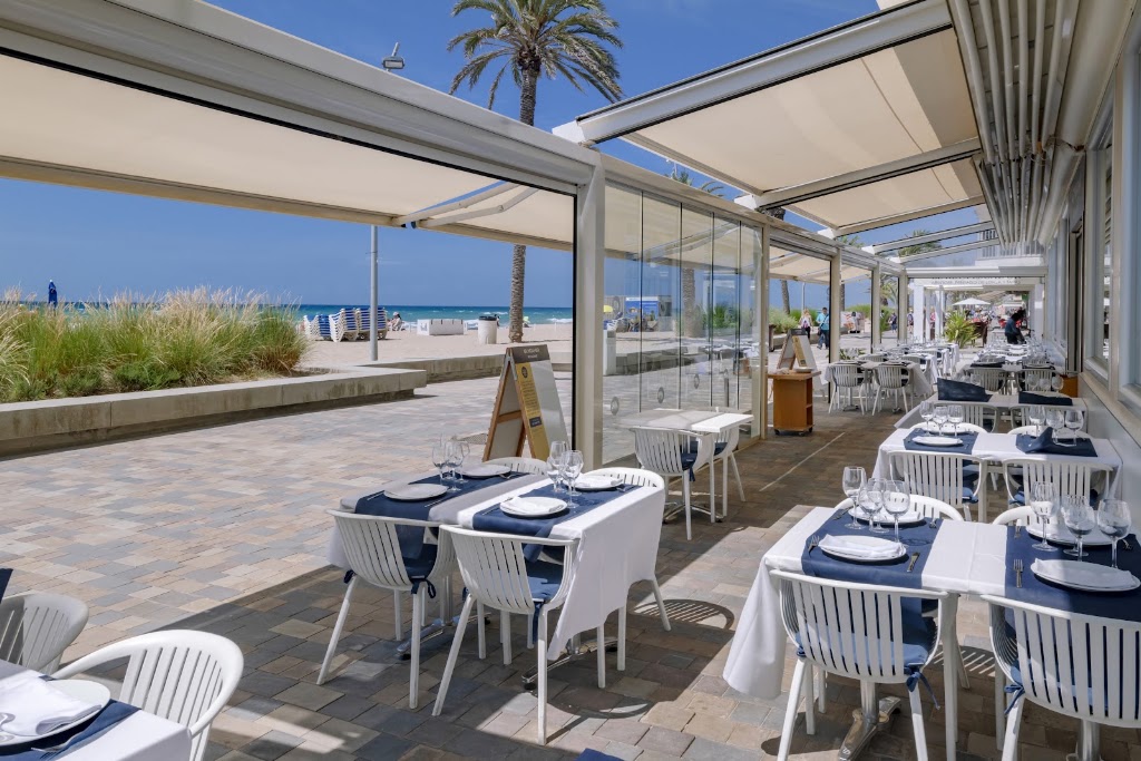 4R Miramar Restaurant — Ambiente