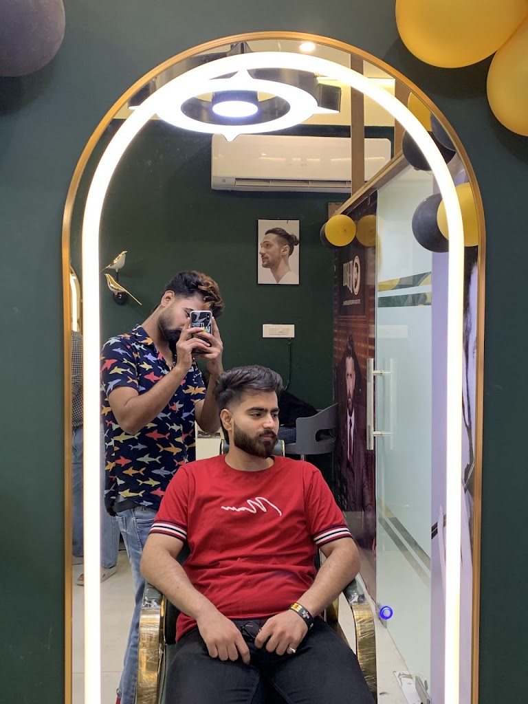 Jinu Lavish Unisex Saloon