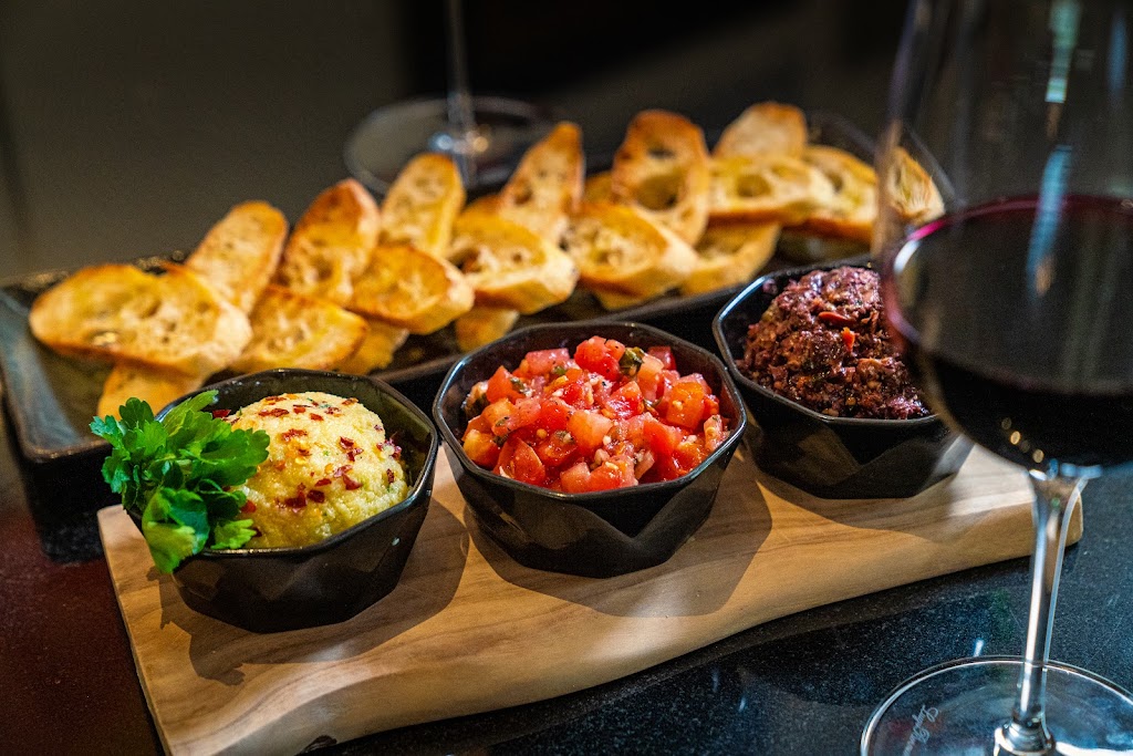  Vino!Vino! at Stone's Throw Winery