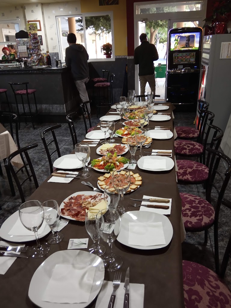 Cerveceria Bar Josepepe — Comida y bebida