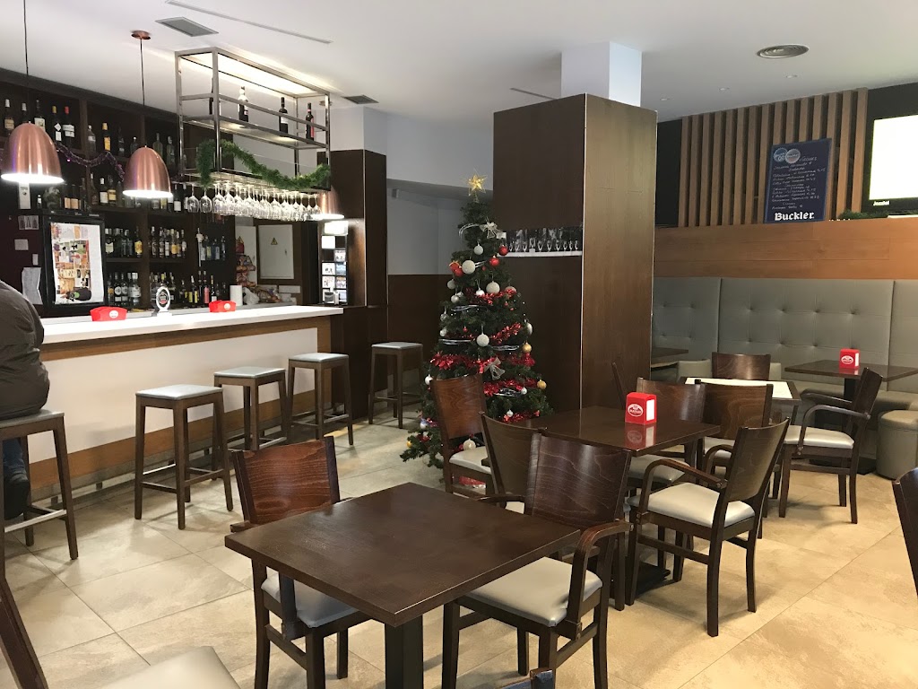 Cafe Bar Mato — Ambiente
