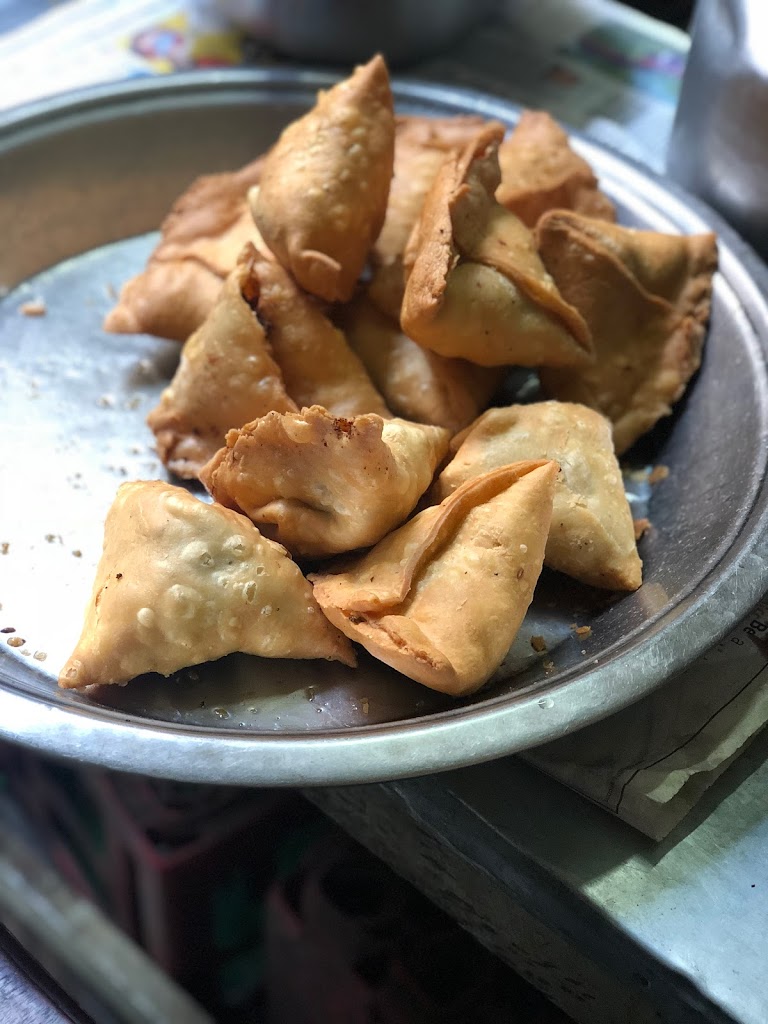 Charan Dass Samose Wale