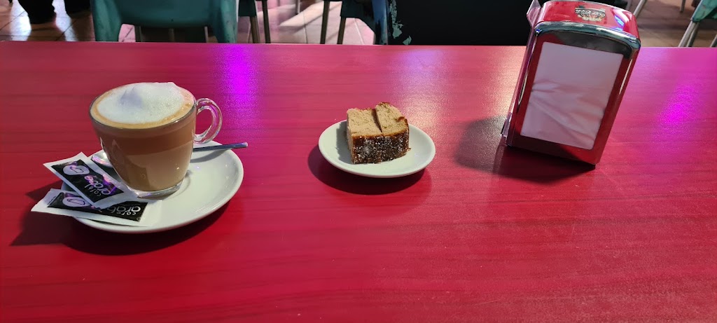 Maria Soledad Ballester Anon — Cafe
