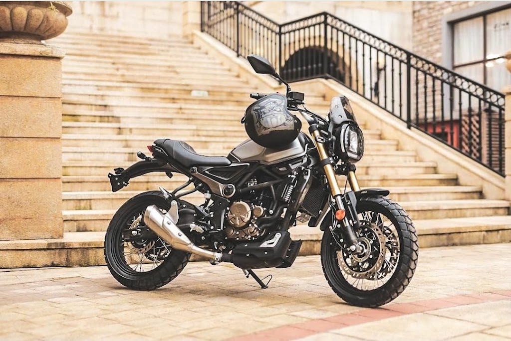 Duomo Motorbikes - Concesionario oficial VOGE ZONTES ROYAL ENFIELD ROYAL ALLOY — Todas