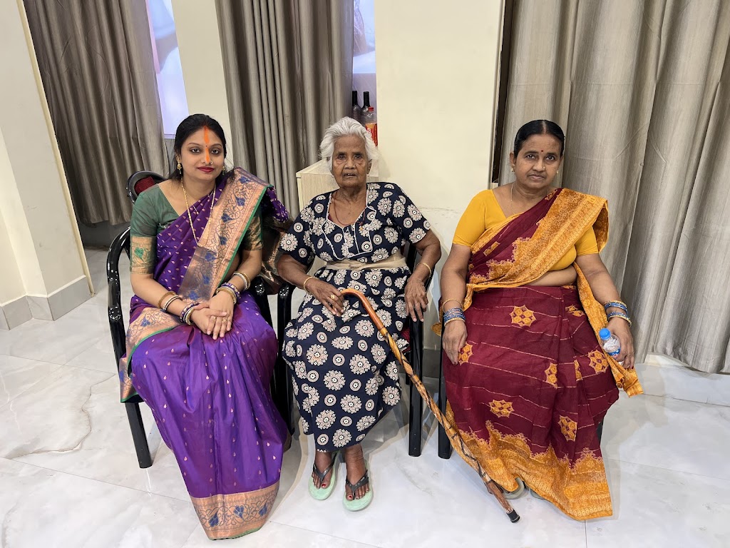 Laal Pari Beauty Salon