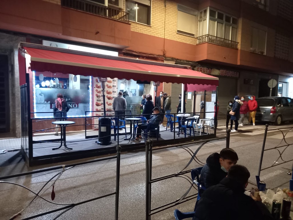 Markhor Doner Kebab y pizzeria Ubeda — Ambiente