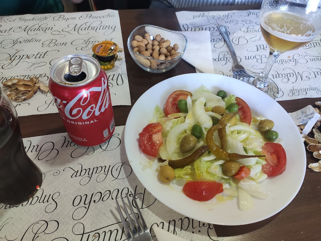 Bons Amics — Comida y bebida
