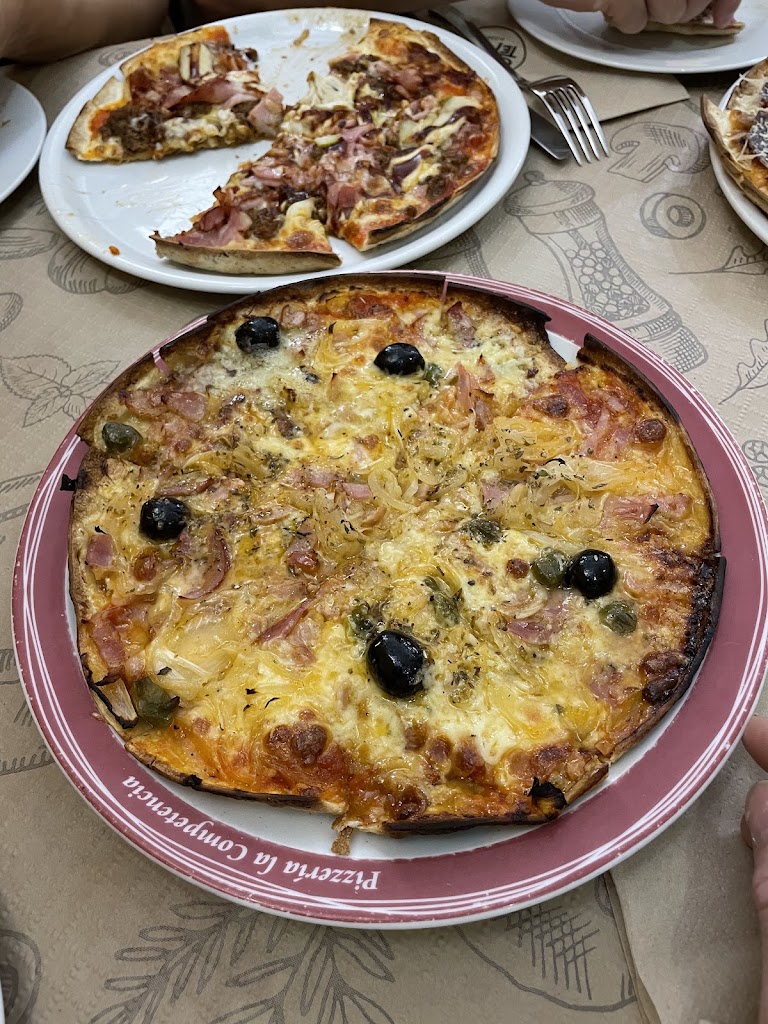 La Competencia — Comida y bebida