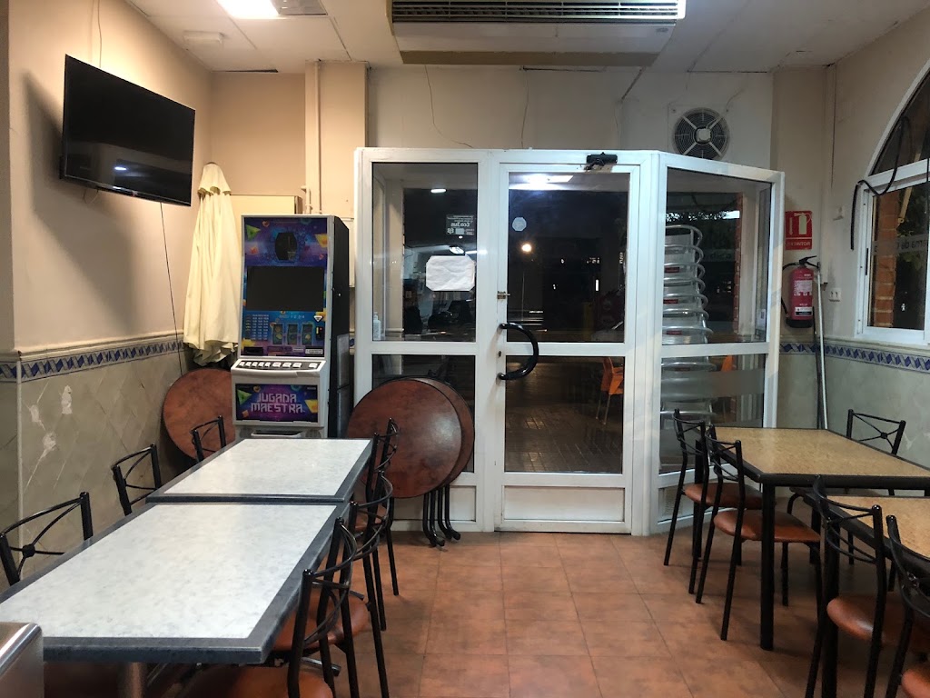 Bar Cerveceria Huelamo III — Ambiente