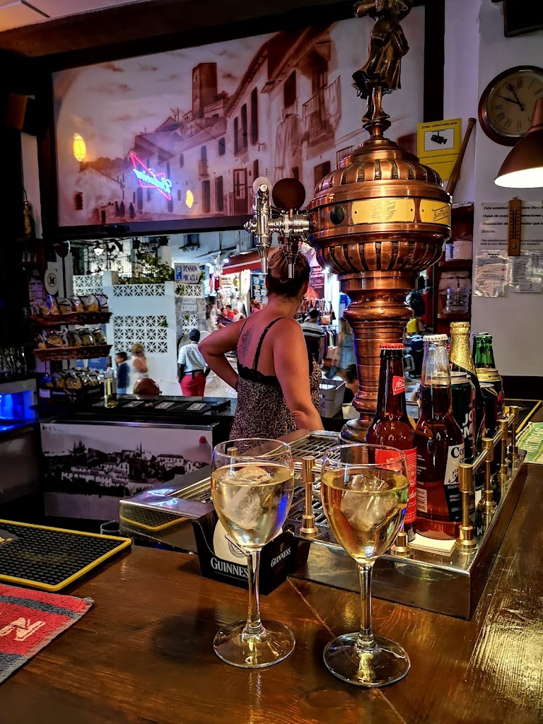 The Ship Inn — Comida y bebida