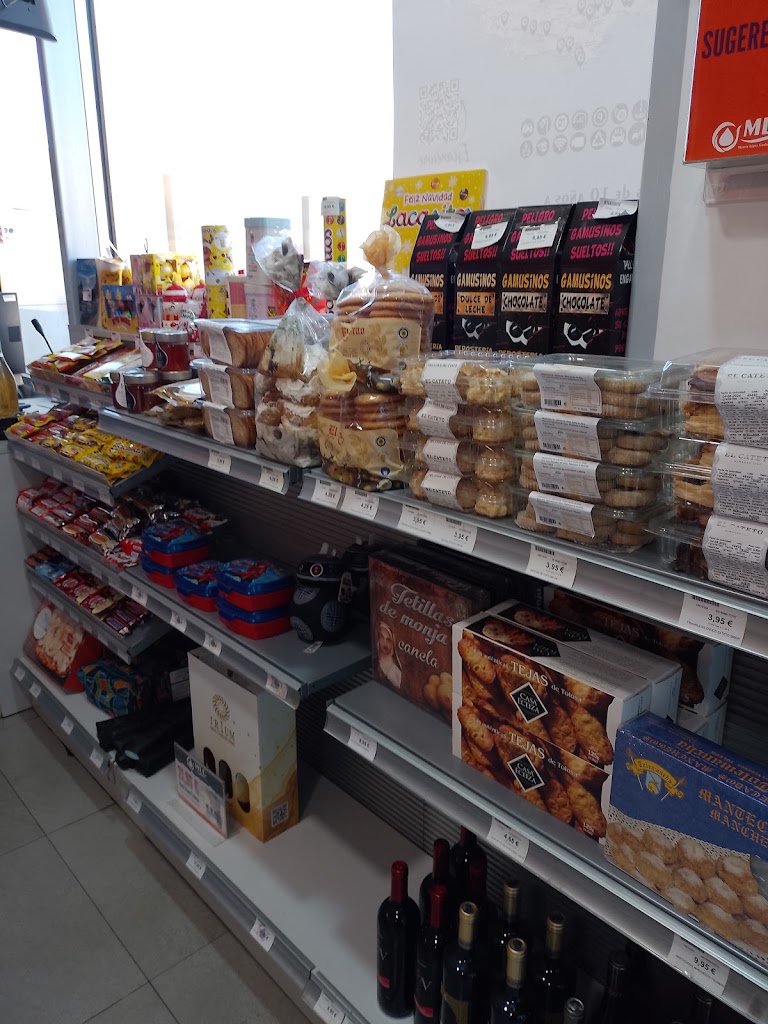 Estacion de servicio MLC Linares Augusto — Interior
