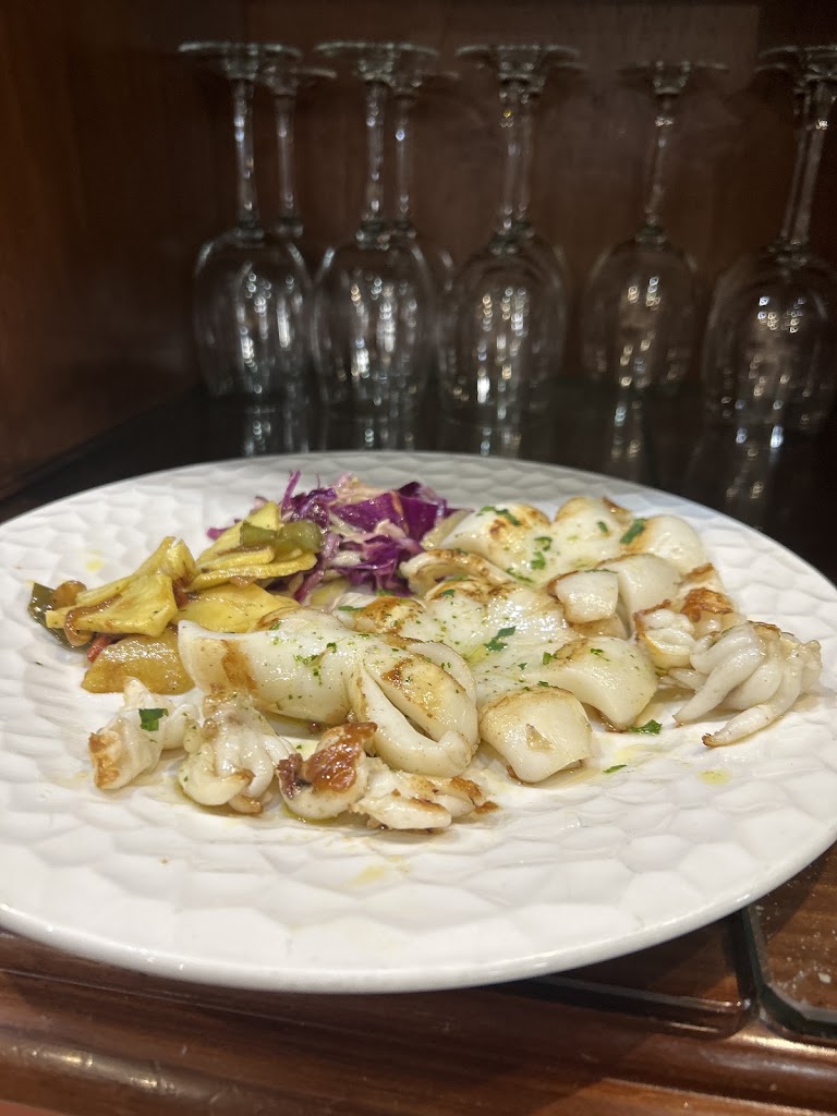 Restaurante Cruz Blanca — Comida y bebida