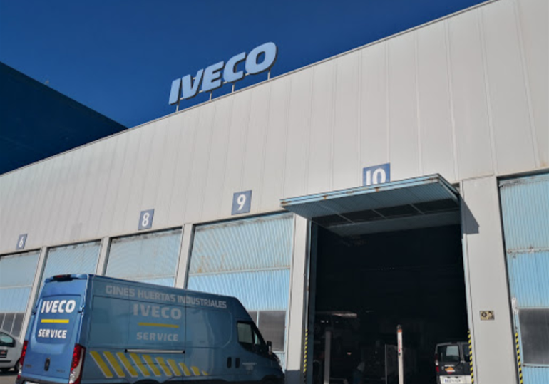 IVECO Gines Huertas Industriales - Cartagena — Camion