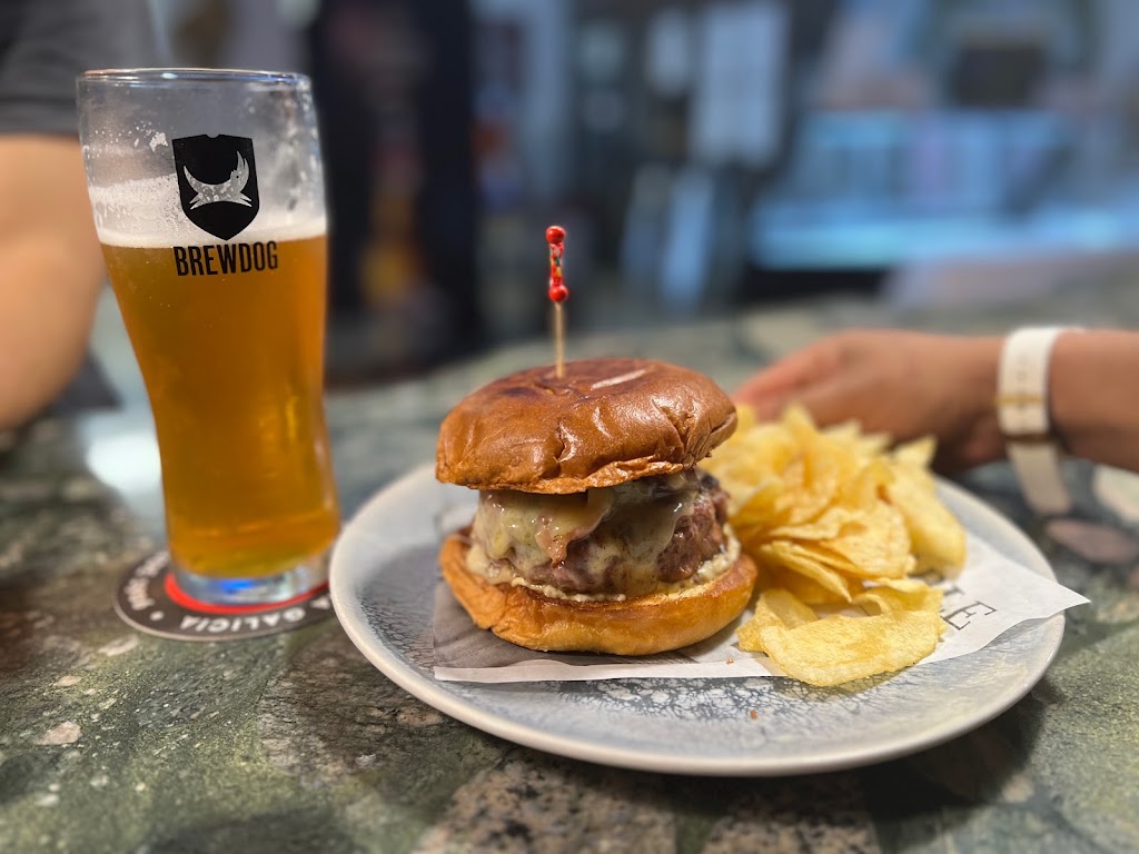 Cafeteria y Heladeria Central Parc — Hamburguesa