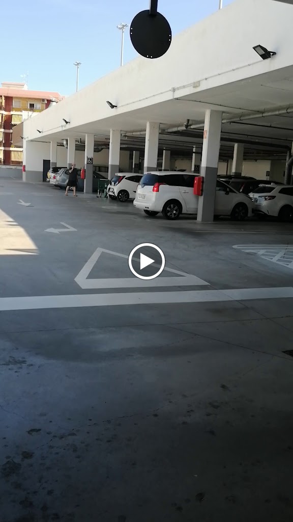 Parking Mercat Gava — Videos