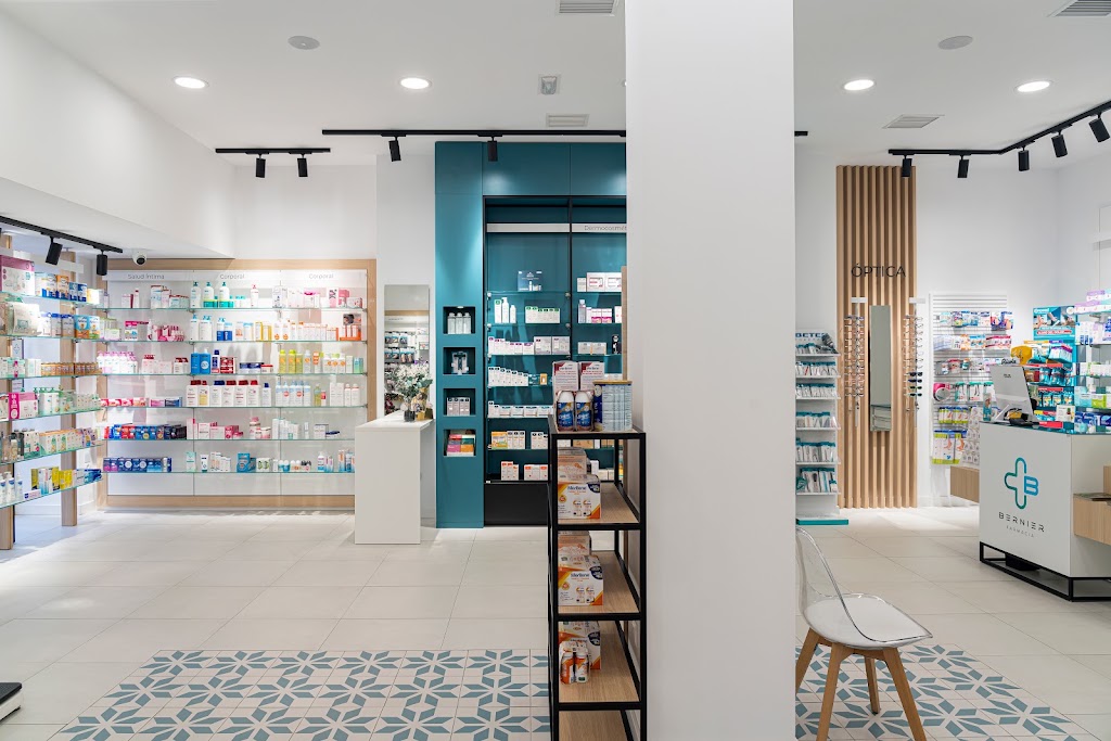 FARMACIA BERNIER — Del propietario