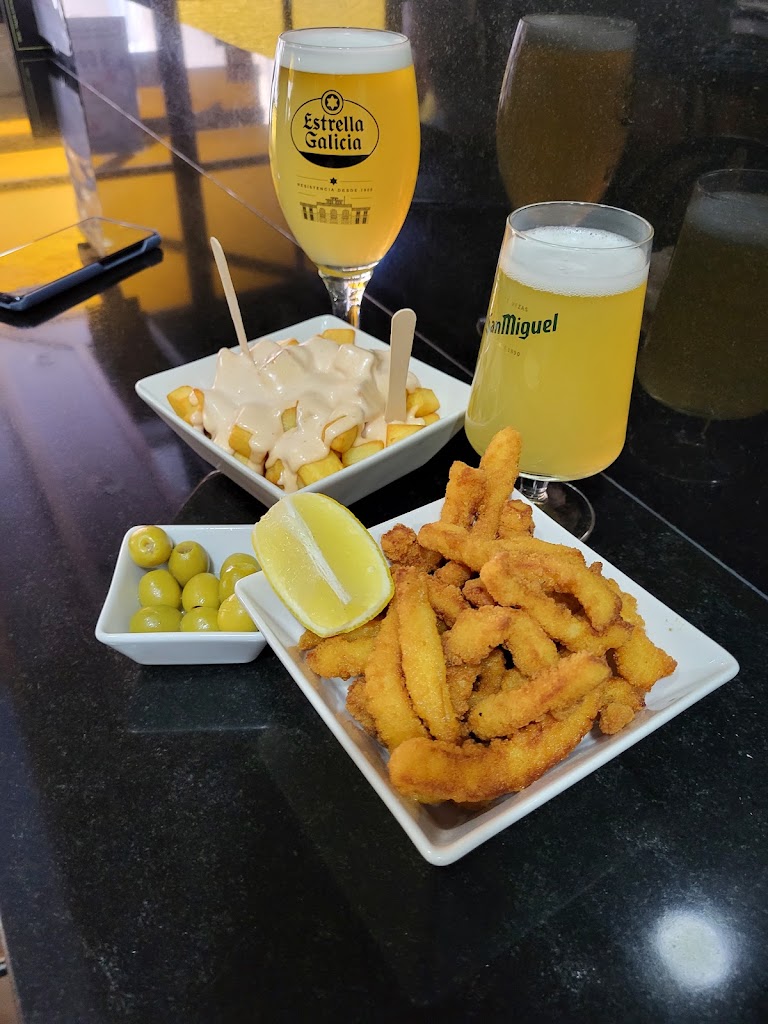 Frankfurt Fina Bocateria Cafeteria — Comida y bebida