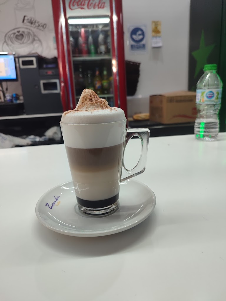 The moments cafe — Cafe