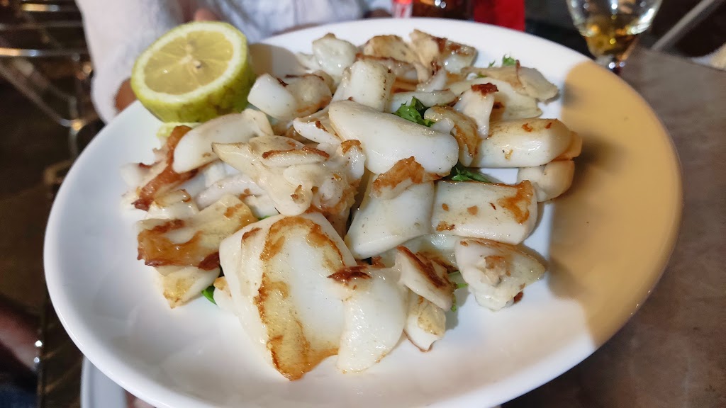 Bar Cent 21 — Comida y bebida