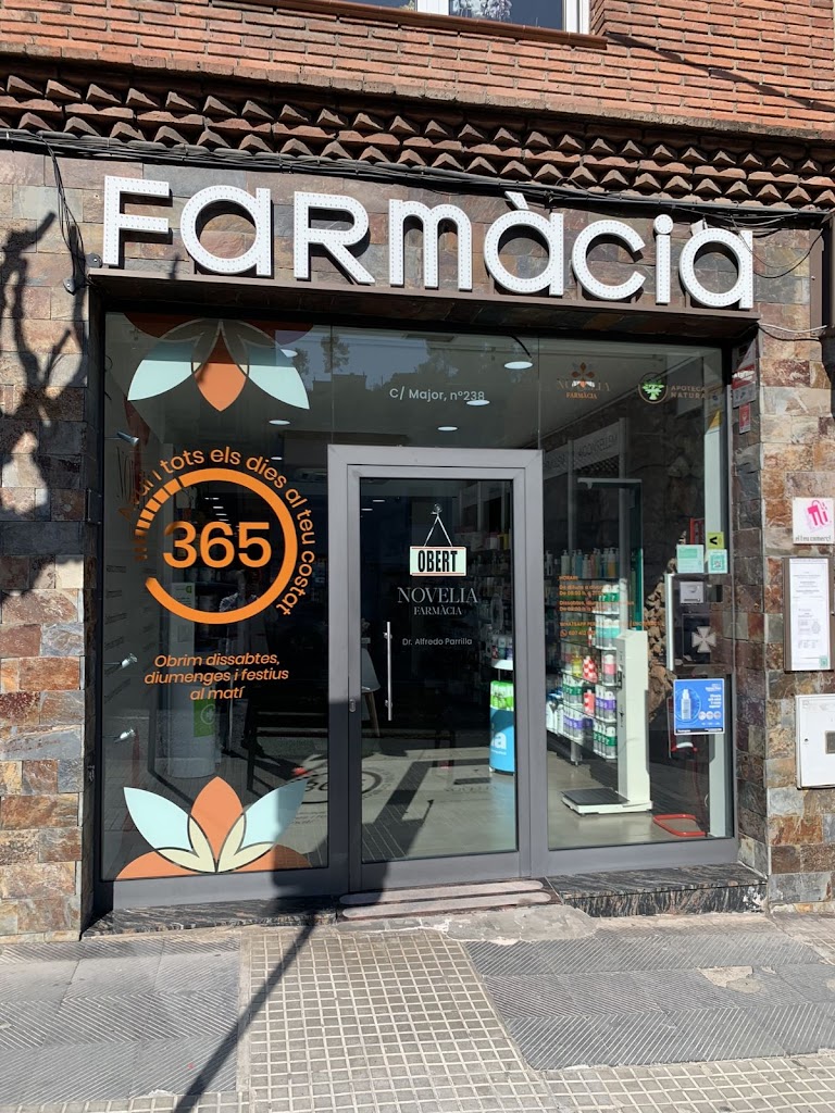 Farmacia Novelia, Dr Alfredo Parrilla