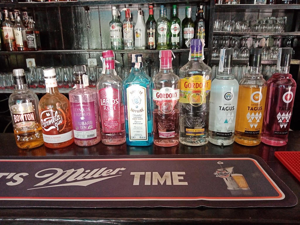 Bar Legends — Comida y bebida