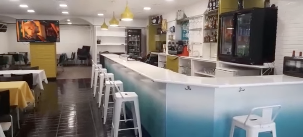 Bar Restaurante Ven a mi — Ambiente