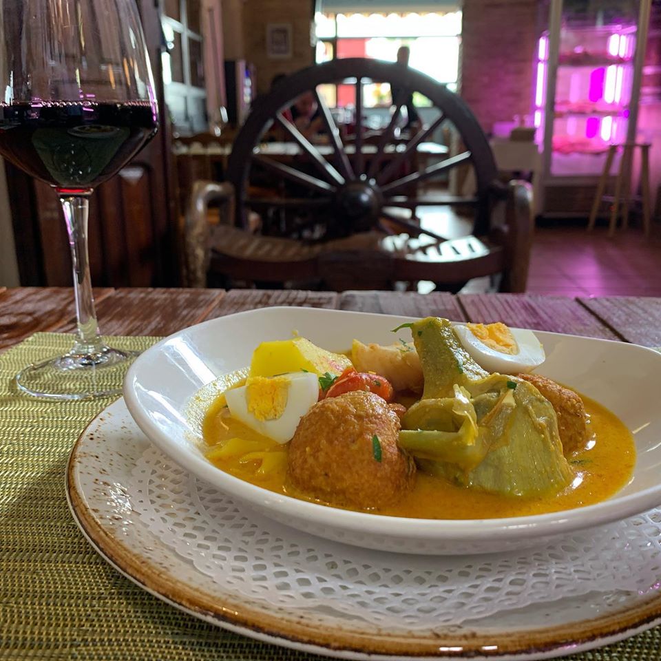 Restaurante Torremolinos — Comida y bebida