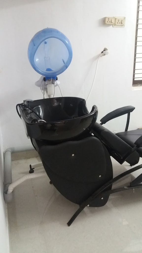 Shanaz Beauty Parlour And Training Centre Julie Makeover