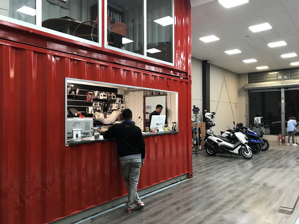 Pirata Motos - Punto de Venta V.N. V.O. y Taller Oficial Multimarca — Interior