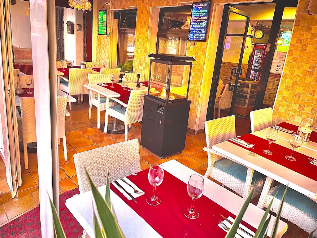 Es Clot Restaurante Pizzeria — Ambiente