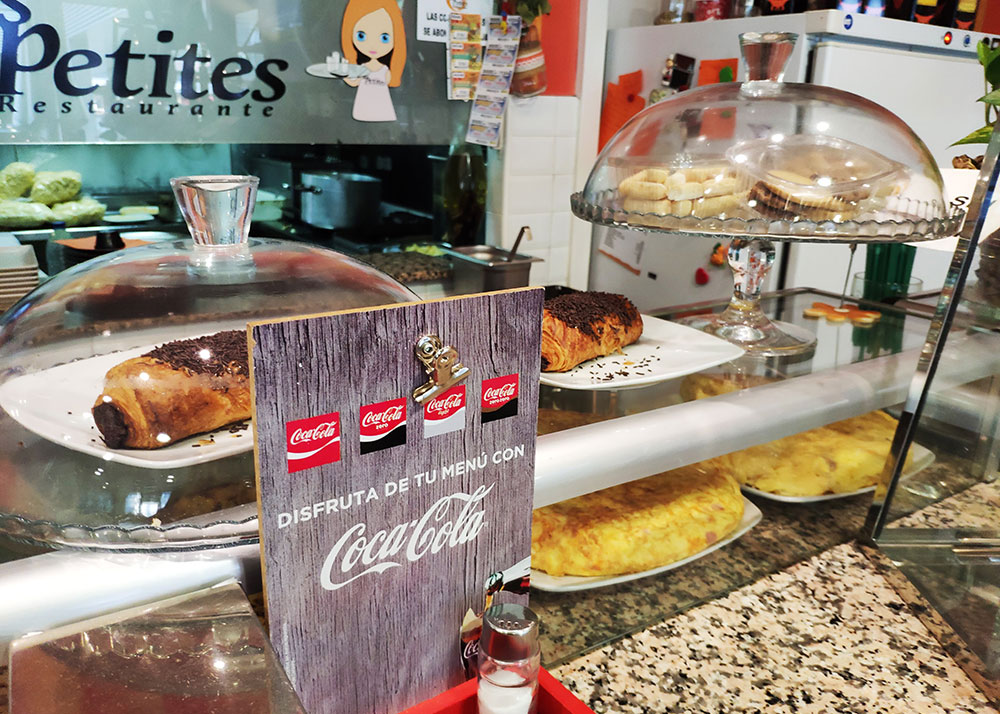 Les Petites — Comida y bebida