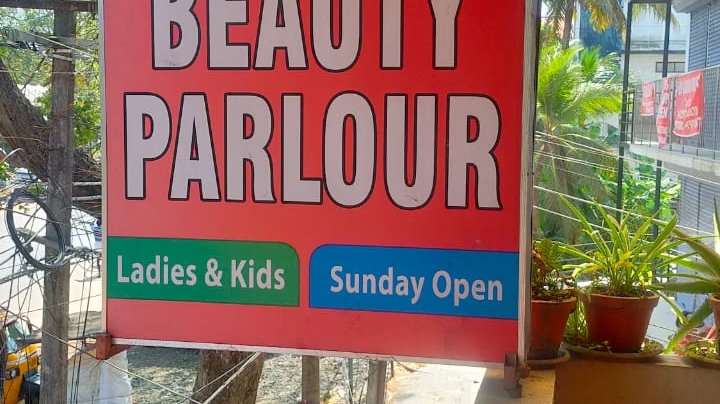 Live N Beauty Salon For Ladies