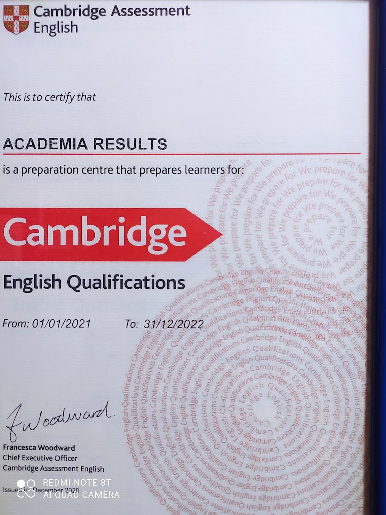 Academia RESULTS - SCHOOL OF ENGLISH — Del propietario