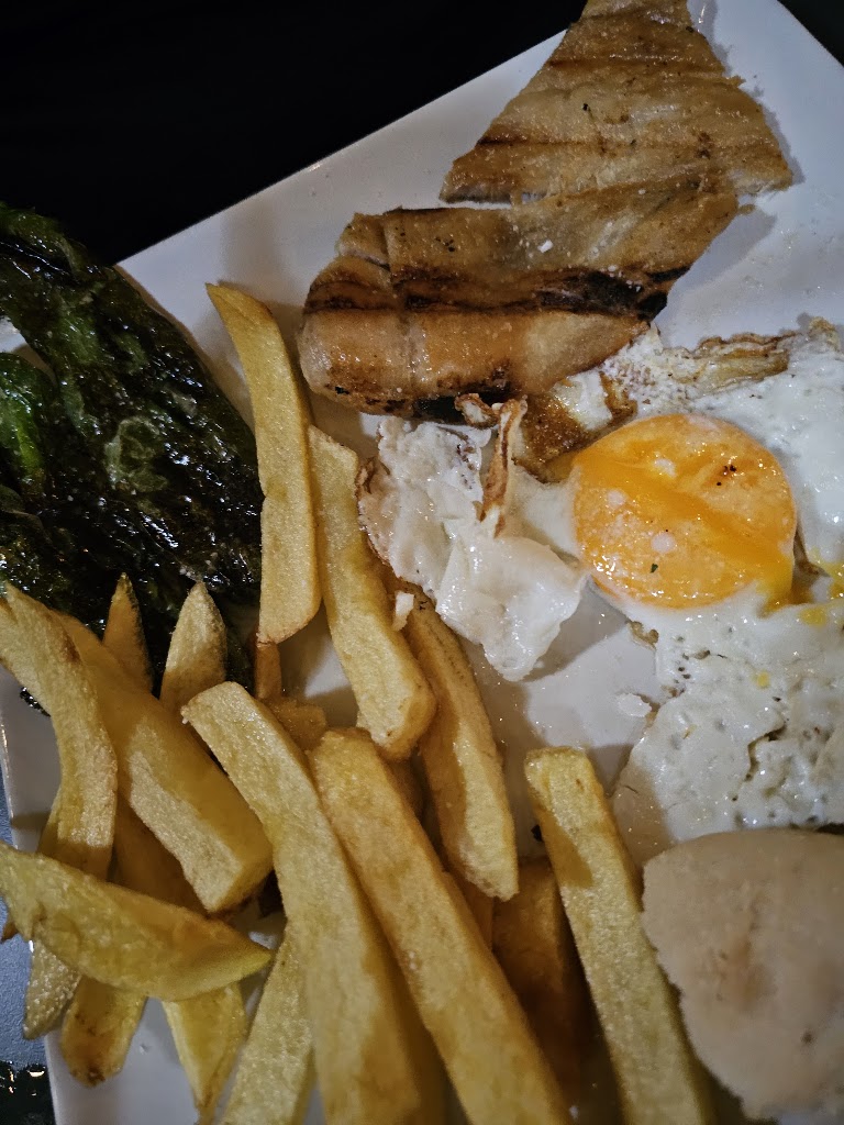 Restaurante Alamo — Comida y bebida