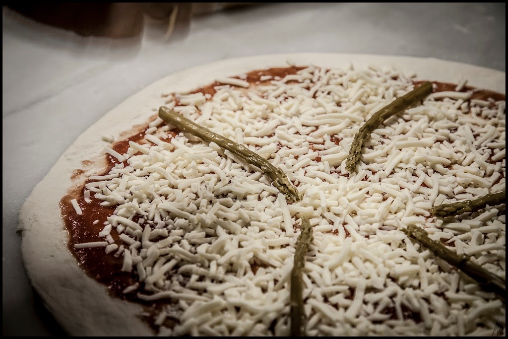 Pizzeria Minerva — Comida y bebida