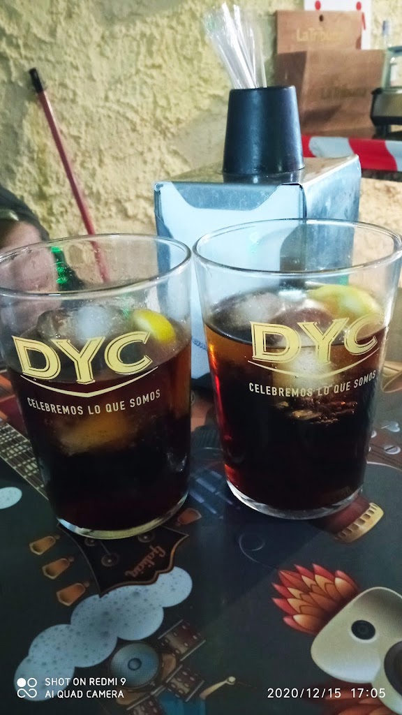 Bar Las Moreras — Comida y bebida