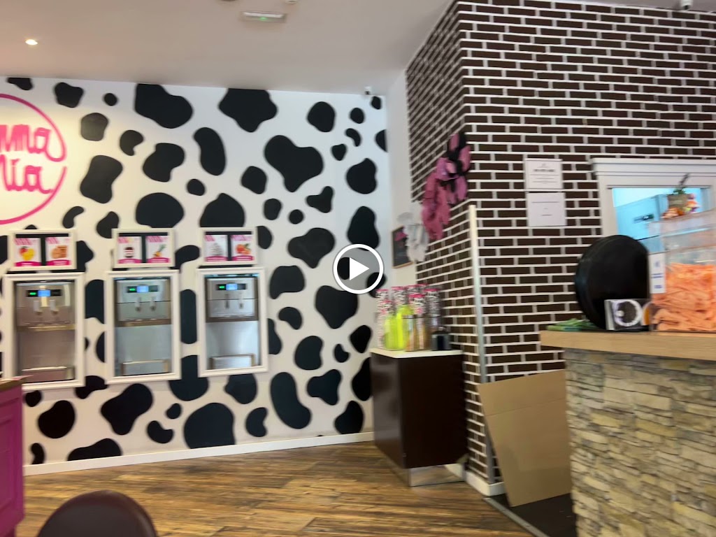 Mamma Mia Gelateria Caffetteria — Videos