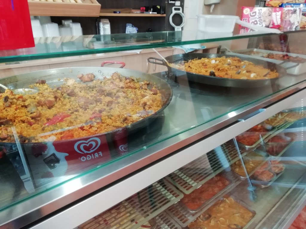 Master Pollo Comidas Preparadas Y venta de Pan — Ambiente
