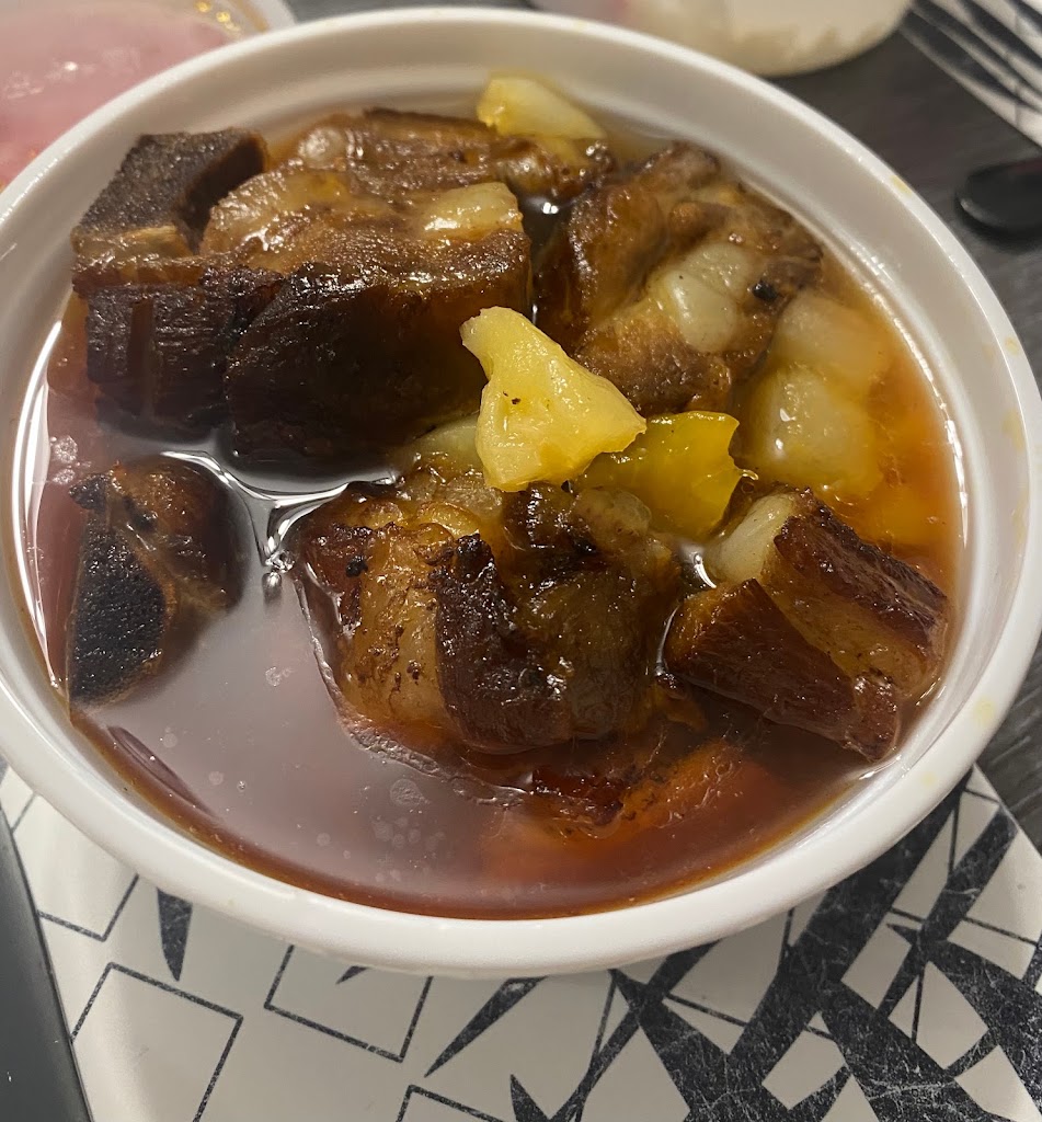 Restaurante Tradicional — Comida y bebida