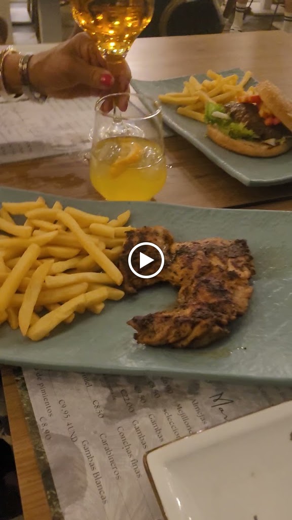 Chiringuito Oasis Beach Restaurant Rincon De La Victoria — Videos