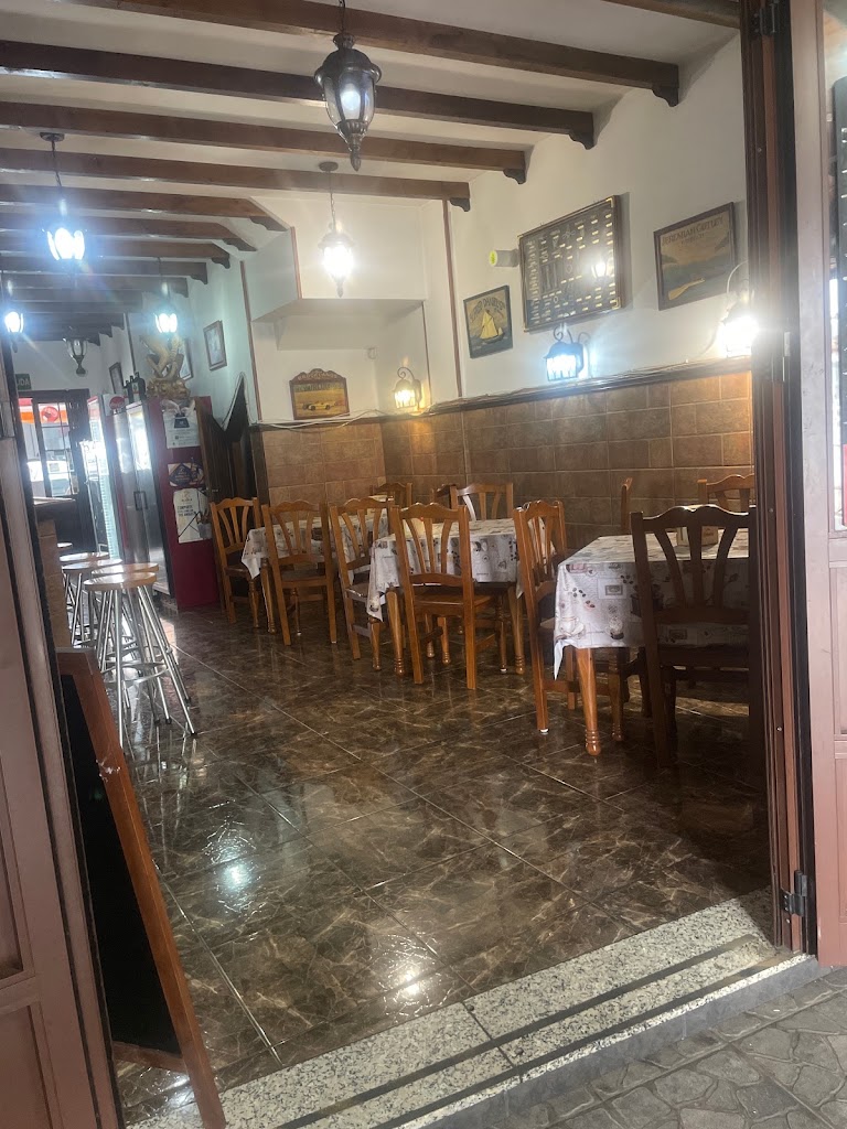Bar cafeteria arepera El Cantillo — Ambiente