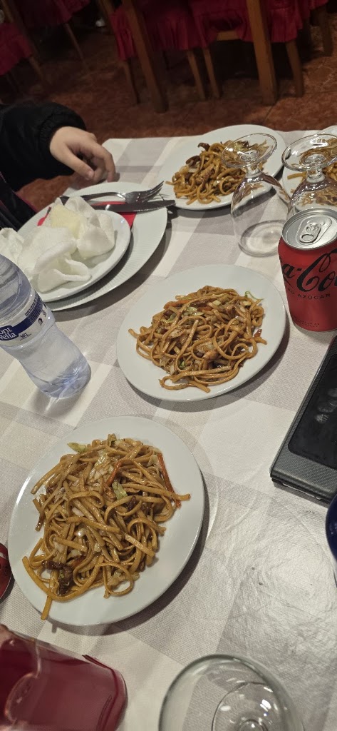 Restaurante Chino China Town — Comida y bebida