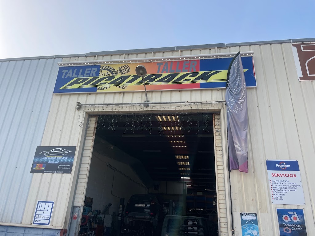 Taller picatrack — Exterior