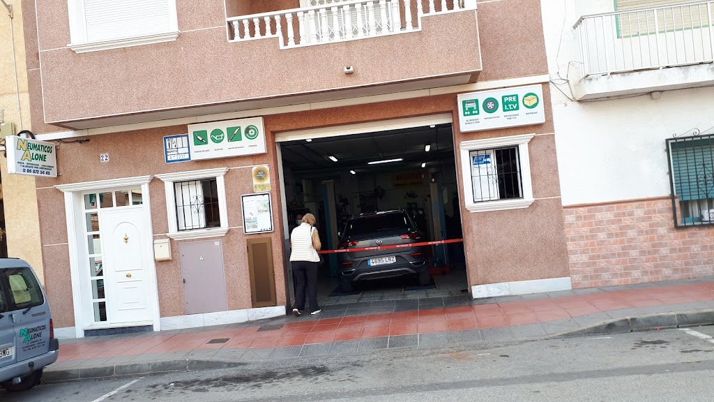 Neumaticos Alone — Exterior