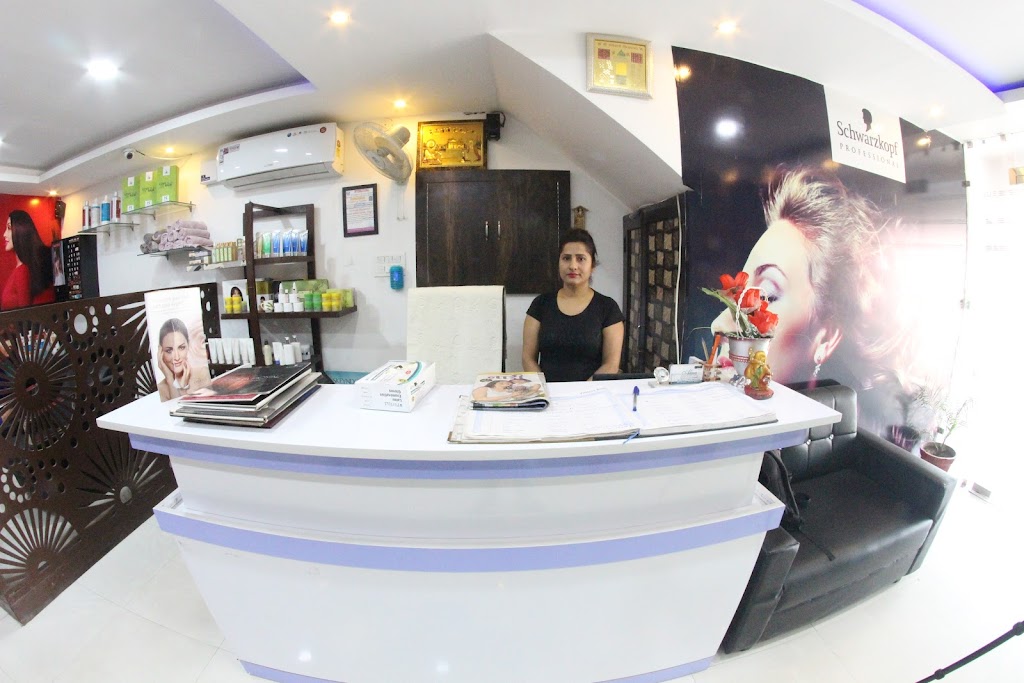 Aliza Professional Salon Best Makeup Studio Unisex Salon Academy In Khanna