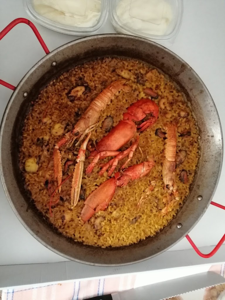 Hotel Ideal — Comida y bebida