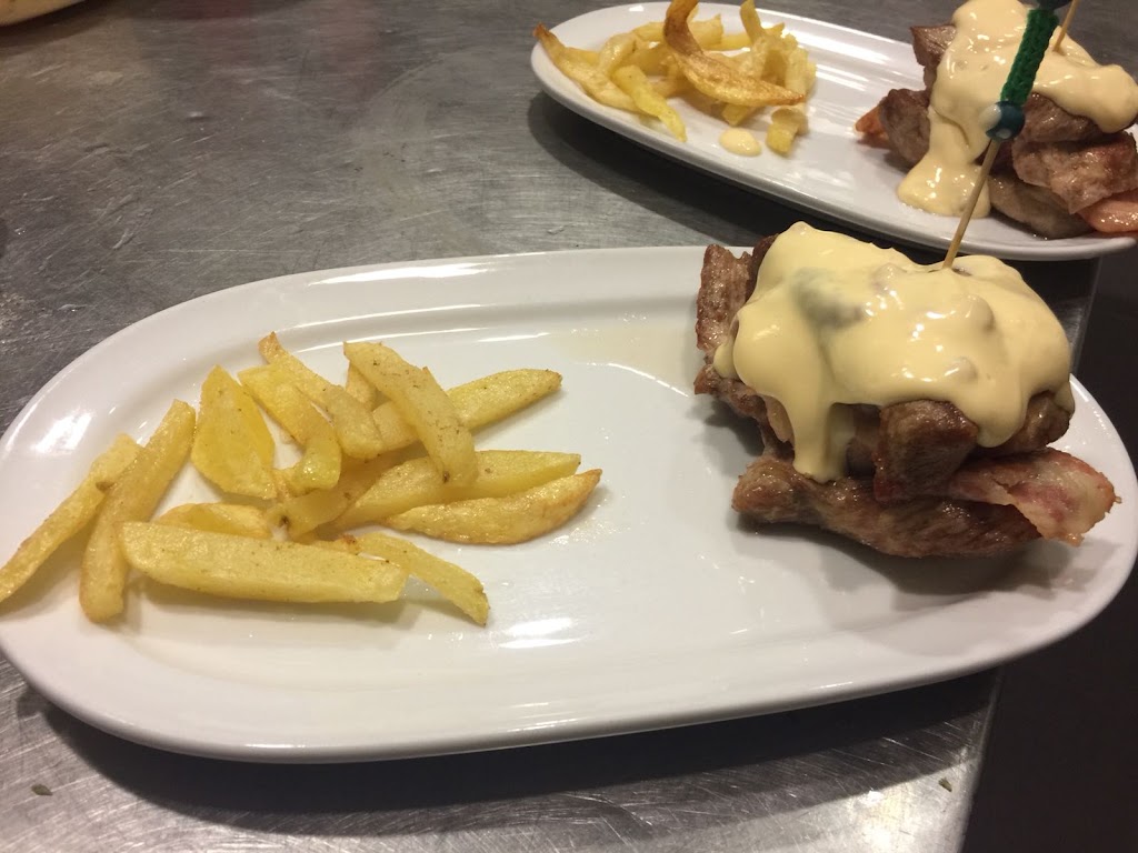Restaurante Venta Alfredito — Comida y bebida