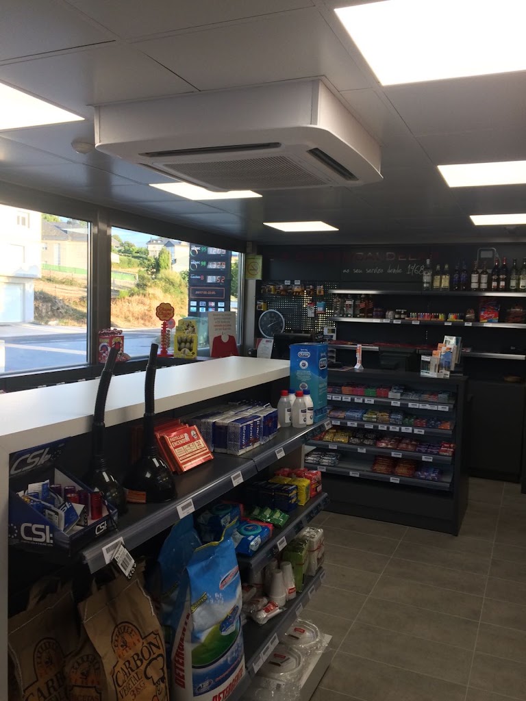 Gasolinera de Castro Caldelas — Interior