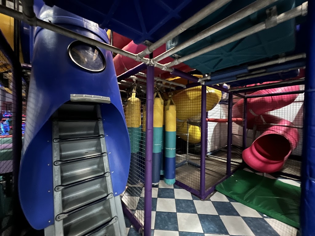 SALON DE JUEGOS INFANTILES MALIBU